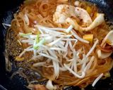 รูปขั้นตอนการทำที่ 3 ของ ผัดไทยปลาหมึกห่อไข่