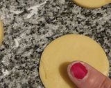 Foto del paso 7 de la receta: Galletitas para celebrar el Equinoccio de Primavera 🪻🌷 (Fáciles, rápidas y solo 4 ingredientes)