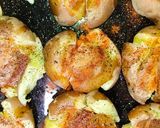 A picture of step 5 of Cheesy Smashed Potatoes 🥔.