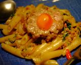 รูปขั้นตอนการทำที่ 3 ของ พาสต้ากะเพราหมูสับไข่เค็ม