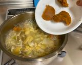 A picture of step 5 of Pork and Vegetable Miso Soup.