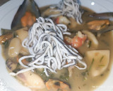 Foto del paso 8 de la receta: Sepia en salsa verde con Surimi