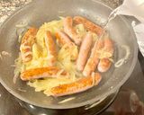 Foto del paso 6 de la receta: Salchichas frescas encebolladas