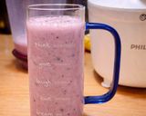Foto langkah ke 3 dari resep Smoothie Pisang Mixberries.