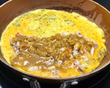 Foto del paso 4 de la receta: Tortilla de buey de mar y cangrejo real con reducción de salsa de marisco ❤️❤️❤️