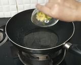 A picture of step 6 of Mini chicken bread.