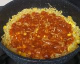 Foto langkah ke 3 dari resep Pizza Mie Saus Spagheti.