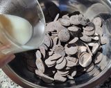 Foto del paso 1 de la receta: Ganache de chocolate sin crema de leche sin batidora!