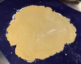 Une image de l'étape 2 de Tarte aux pêches jaunes et amandes (pâte brisée épeautre, semoule fine et lait).