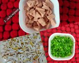 عکس مرحله 1 از دستور سمبوسه مرغ و کالباس + نحوه پیچیدن نان سمبوسه