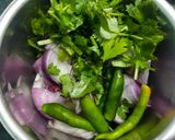 A picture of step 1 of Chicken Jahapanah.