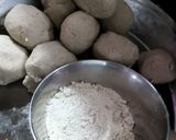 A picture of step 4 of Jowar Roti /Bhakri.