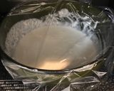 A picture of step 2 of Easy strawberry daifuku.