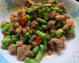 รูปขั้นตอนการทำที่ 2 ของ หมูสับผัดถั่วฝักยาว
