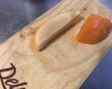 Une image de l'étape 1 de Sauce salade épicée à la mimolette, gouda vieux et herbes aromatiques.