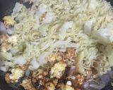 Foto langkah ke 8 dari resep Indomie atraktif.