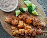 Gambar langkah 4 resipi Garlic Chicken Skewer.