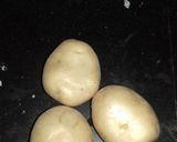 आलू की कुरकुरी पकोड़े (Aloo ki kurkuri pakode recipe in hindi) रेसिपी चरण 1 फोटो