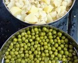 A picture of step 3 of Hariyali Pav Bhaji.