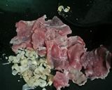 Foto langkah ke 2 dari resep Tumis jagung mix daging.