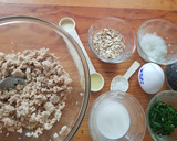 Foto del paso 1 de la receta: Tortitas de salmón con salsa tártara light