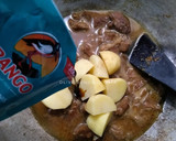 Foto langkah ke 5 dari resep Semur daging + kentang betawi.