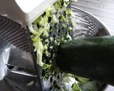 Cukkini tócsni - gluténmentes recept fázis 2 fotója