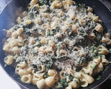 Foto del paso 6 de la receta: Pasta con crema de espinacas y nueces🌱