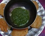 A picture of step 1 of Lauki ke pakode.