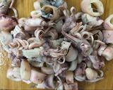 Foto langkah ke 1 dari resep Tumis Cumi Asin ala Warteg.