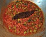 A picture of step 7 of Carrot Peas Curry.