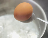Foto del paso 1 de la receta: Huevos pasados por agua 💦 🥚💦🥚 ⏰