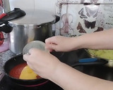 Foto del paso 3 de la receta: Papas a lo pobre con huevos revueltos