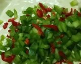 صورة لخطوة 5 من وصفة صلصه الجبن بالفليفله🌶🧀🍞🍟