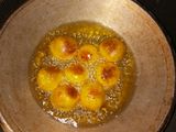 Bola Bola ubi (isi gula aren)