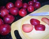 Foto del paso 4 de la receta: Rosca de ciruelas (con bizcochuelo de cajita)