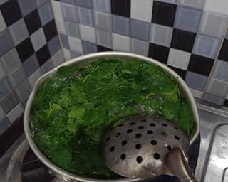 Es cendol daun kelor - Step 1