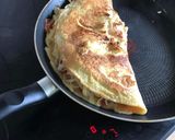 Hagymás - Szalámis omlett 🥓🧅🧀🥚😋 recept fázis 2 fotója