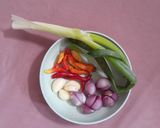 Foto langkah ke 1 dari resep Ulukutek Leunca Kemangi Pedas.