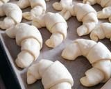 Drożdżowe rogaliki na śniadanie krok przepisu 1 zdjęcie