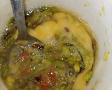 A picture of step 2 of PEAR FRIED EGG!.