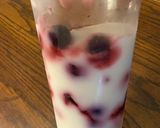 A picture of step 3 of Parfaits.