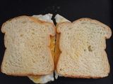 Roti panggang telur