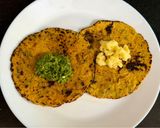 A picture of step 7 of Soft Makai Rotla Loaded With Veggies (Serve With Green Garlic Chutney & jaggery).
