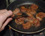 A picture of step 4 of Persian lamb kidneys with tomato sauce.