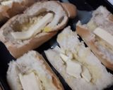 Foto del paso 5 de la receta: Pan relleno con zapllitos y queso