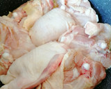 Foto del paso 2 de la receta: Contramuslos de pollo con espárragos