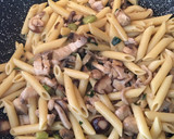 Foto del paso 4 de la receta: Macarrones con setas variadas y panceta