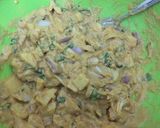 A picture of step 2 of Crespy crenchi besan wala nan.