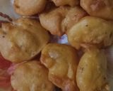 A picture of step 5 of Besan aloo ke pakore.
